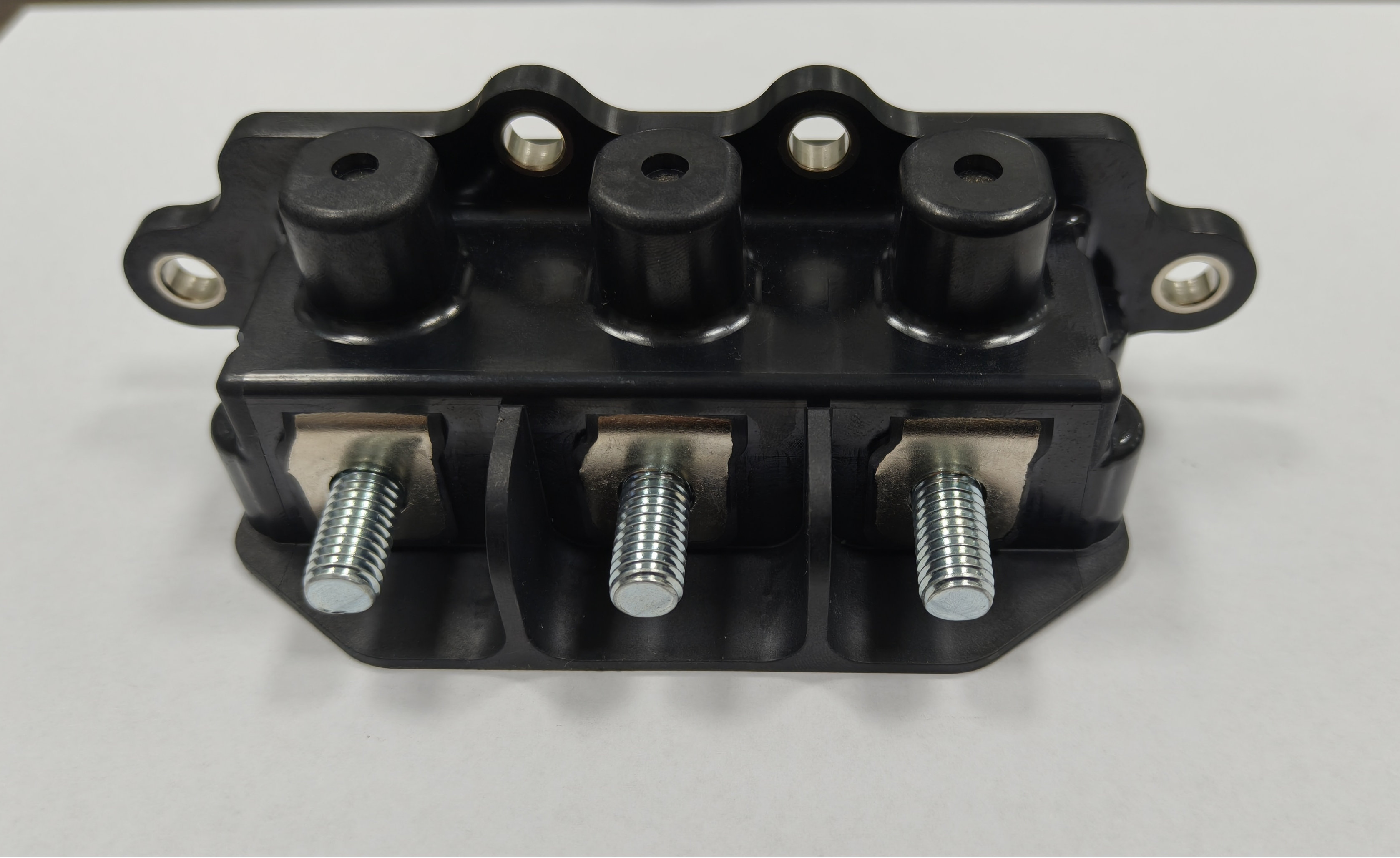 New energy vehicle wiring socket